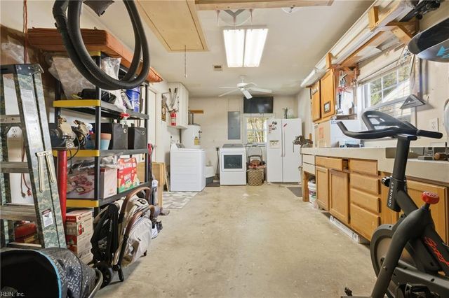 3961 W Colonial PW, Virginia Beach, VA 23452