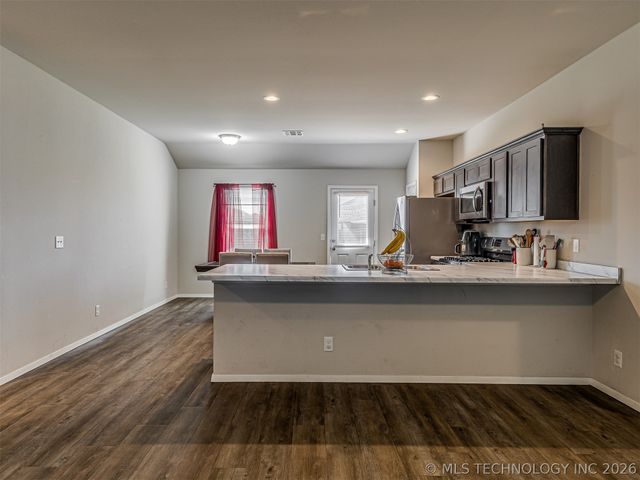 7520 E 157th Place S, Bixby, OK 74008