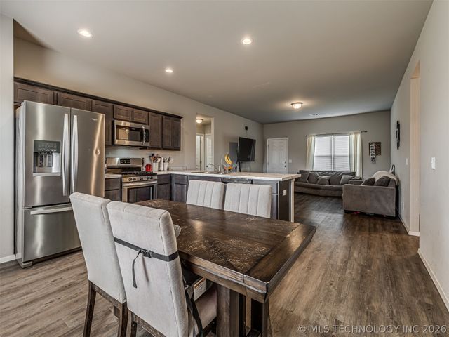 7520 E 157th Place S, Bixby, OK 74008