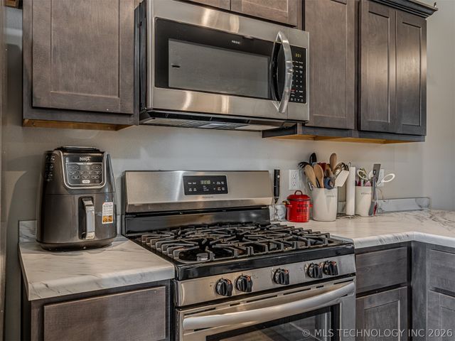 7520 E 157th Place S, Bixby, OK 74008