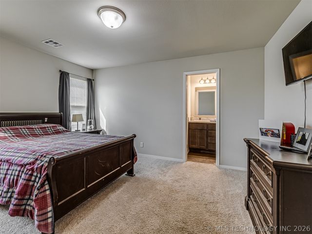 7520 E 157th Place S, Bixby, OK 74008