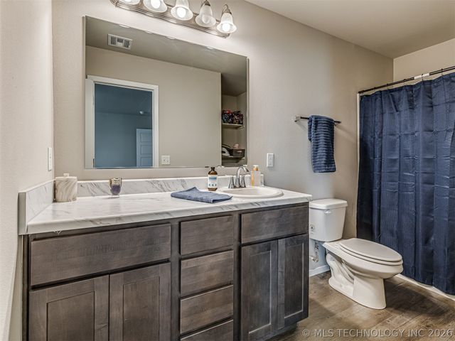 7520 E 157th Place S, Bixby, OK 74008