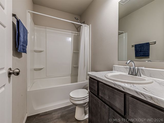 7520 E 157th Place S, Bixby, OK 74008