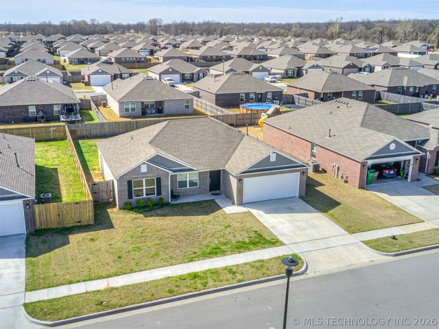 7520 E 157th Place S, Bixby, OK 74008