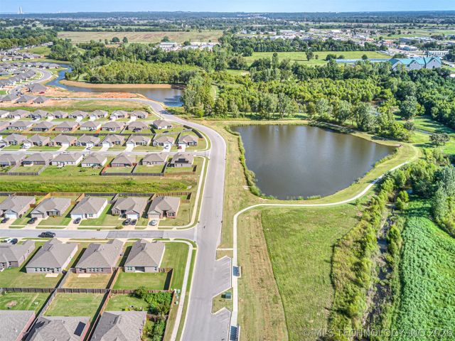 7520 E 157th Place S, Bixby, OK 74008