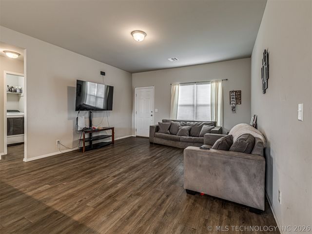 7520 E 157th Place S, Bixby, OK 74008