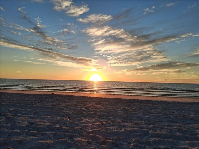 19610 GULF BLVD 206, Indian Shores, FL 33785