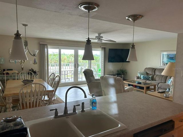 19610 GULF BLVD 206, Indian Shores, FL 33785