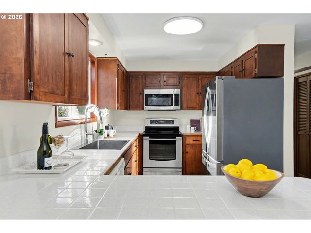 1392 62ND Ave Se, Salem, OR 97317