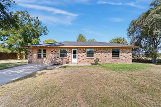 805 Betty Street, El Campo, TX 77437
