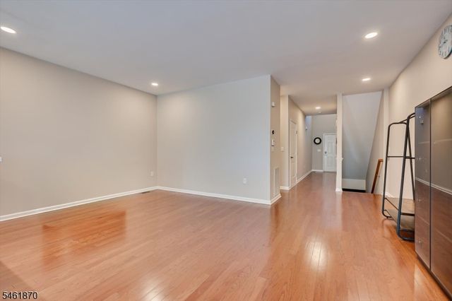 15 Bahr Cir, Verona Twp., NJ 07044