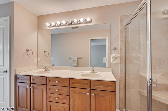 15 Bahr Cir, Verona Twp., NJ 07044