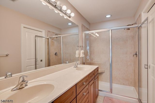 15 Bahr Cir, Verona Twp., NJ 07044