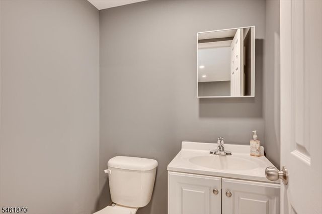 15 Bahr Cir, Verona Twp., NJ 07044