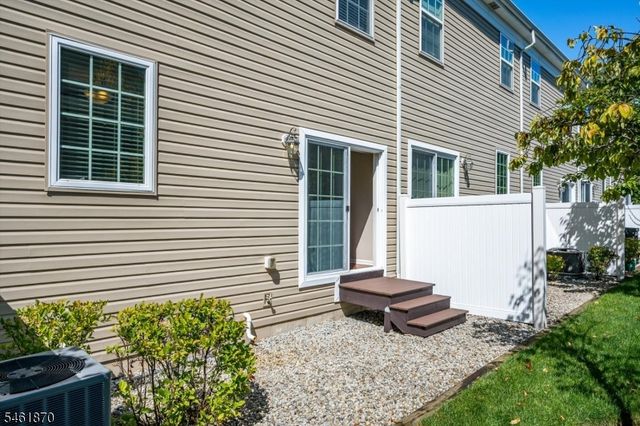 15 Bahr Cir, Verona Twp., NJ 07044
