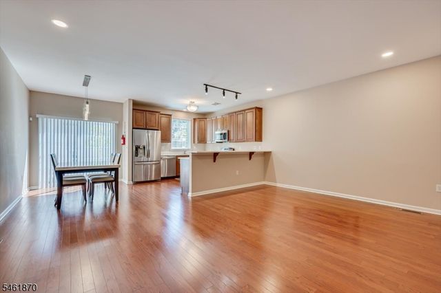 15 Bahr Cir, Verona Twp., NJ 07044