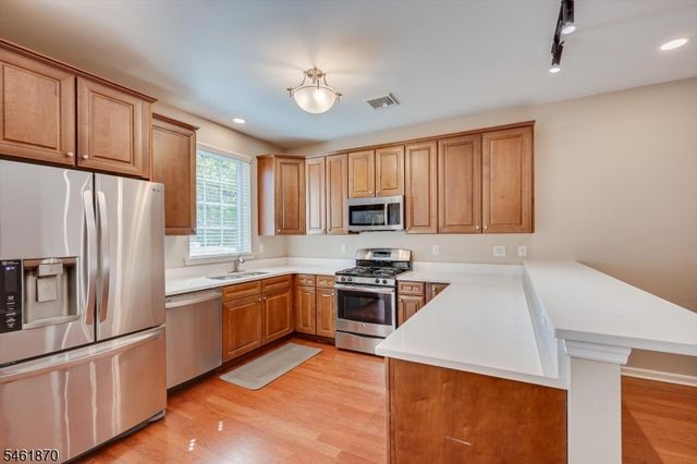 15 Bahr Cir, Verona Twp., NJ 07044