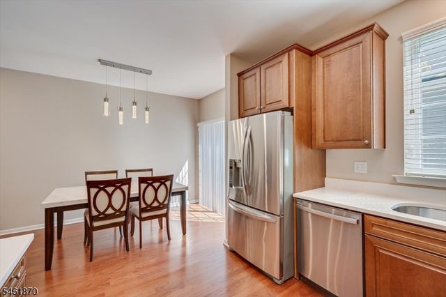 15 Bahr Cir, Verona Twp., NJ 07044