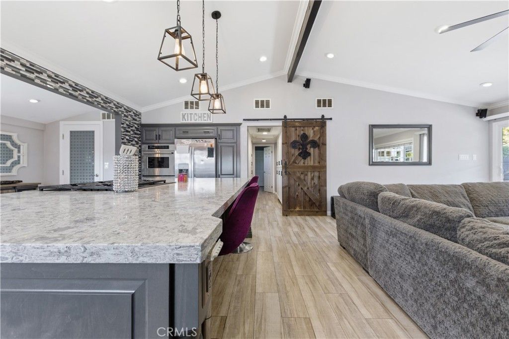 Image 11 of property listing at 10652 Thomas, Anaheim, CA 92804