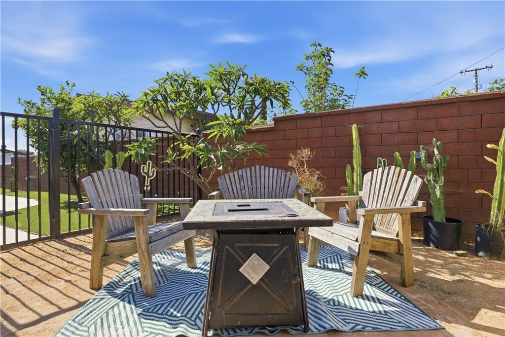 Image 23 of property listing at 10652 Thomas, Anaheim, CA 92804