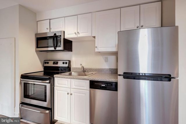 202 S 17TH STREET, Philadelphia, PA 19103