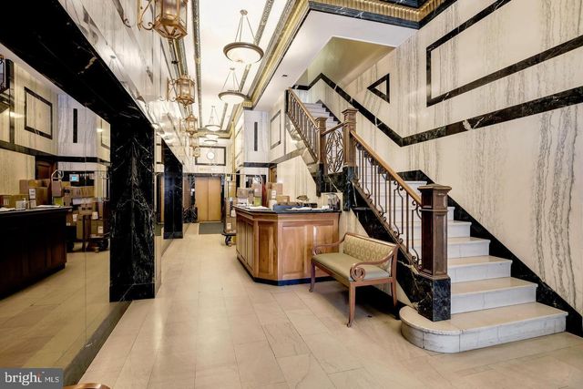 202 S 17TH STREET, Philadelphia, PA 19103