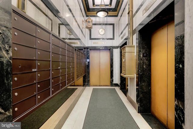 202 S 17TH STREET, Philadelphia, PA 19103