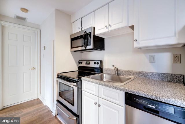 202 S 17TH STREET, Philadelphia, PA 19103