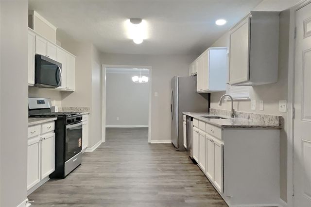 407 Douglas Fir Drive, Magnolia, TX 77354