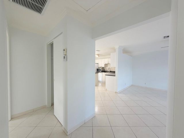 2704 Knight Lane, Delray Beach, FL 33445