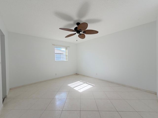 2704 Knight Lane, Delray Beach, FL 33445