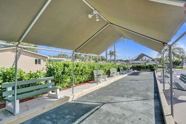 2704 Knight Lane, Delray Beach, FL 33445