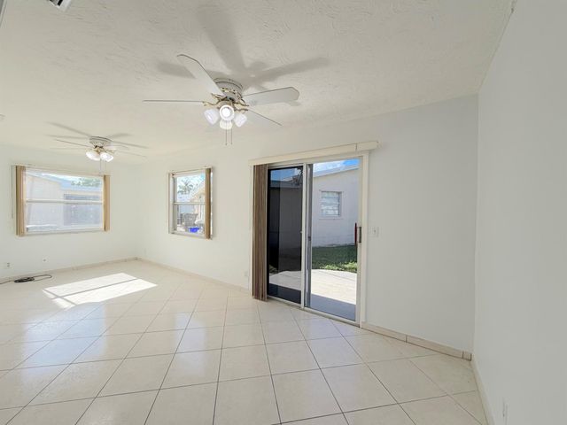 2704 Knight Lane, Delray Beach, FL 33445