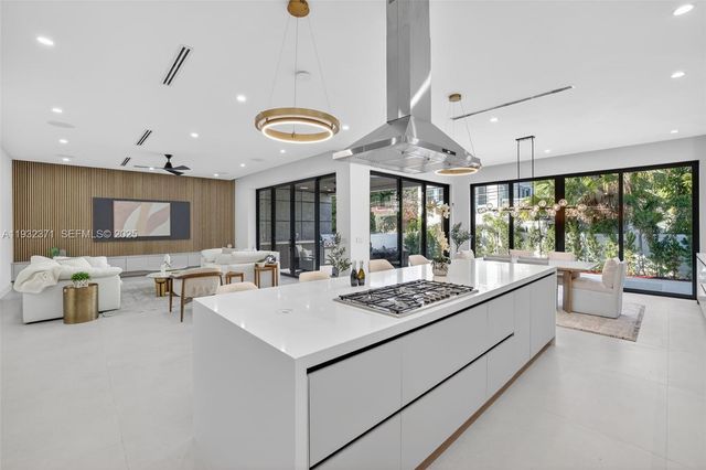 1013 SE 9th St, Fort Lauderdale, FL 33316