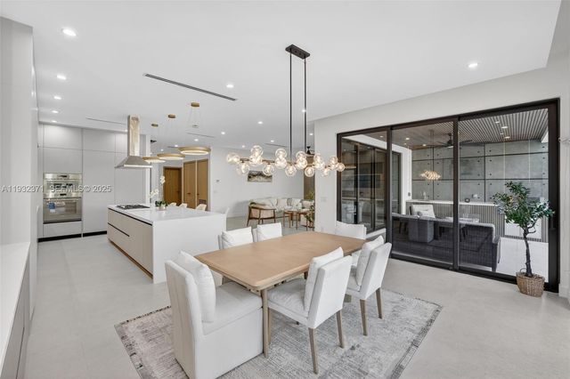 1013 SE 9th St, Fort Lauderdale, FL 33316