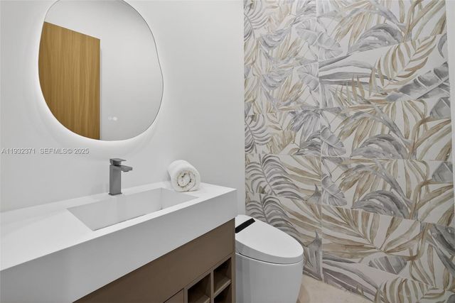 1013 SE 9th St, Fort Lauderdale, FL 33316