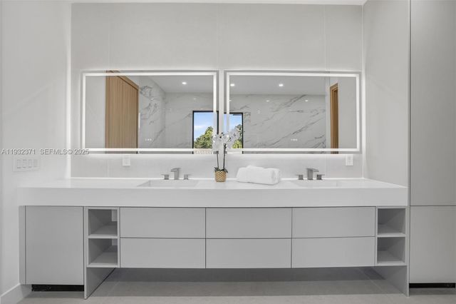 1013 SE 9th St, Fort Lauderdale, FL 33316