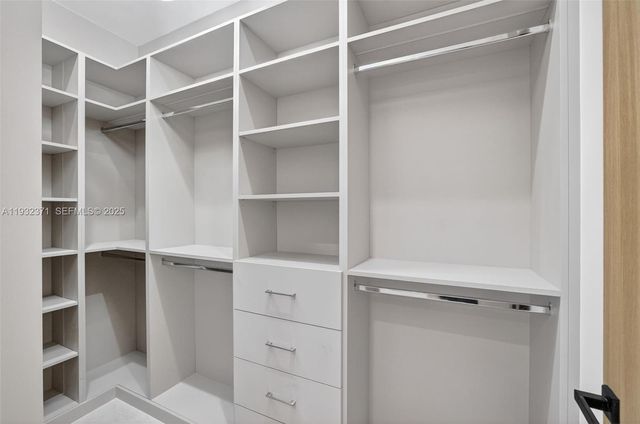 1013 SE 9th St, Fort Lauderdale, FL 33316