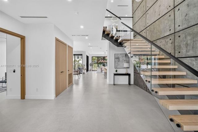 1013 SE 9th St, Fort Lauderdale, FL 33316