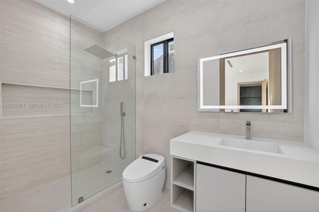 1013 SE 9th St, Fort Lauderdale, FL 33316