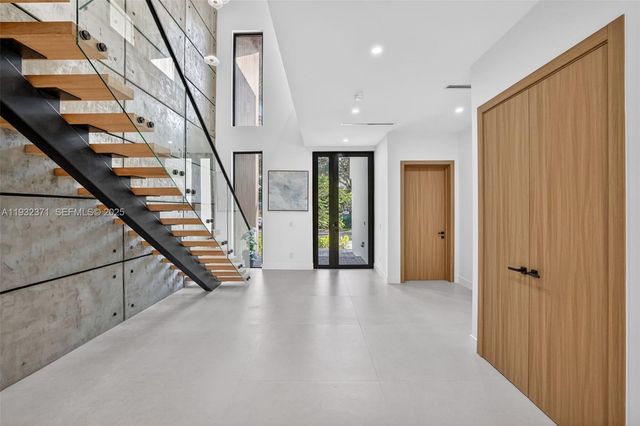 1013 SE 9th St, Fort Lauderdale, FL 33316