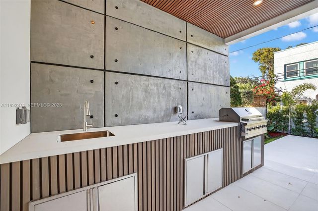 1013 SE 9th St, Fort Lauderdale, FL 33316