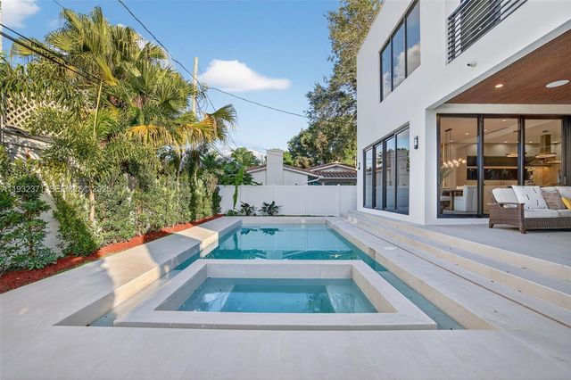 1013 SE 9th St, Fort Lauderdale, FL 33316