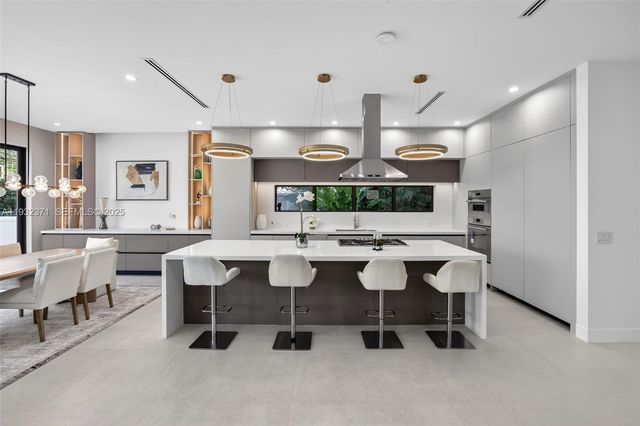 1013 SE 9th St, Fort Lauderdale, FL 33316