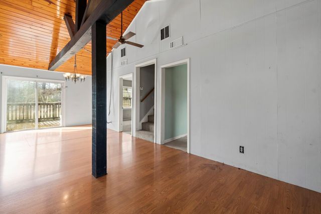 2292 Rolling Hills Road, Conroe, TX 77303