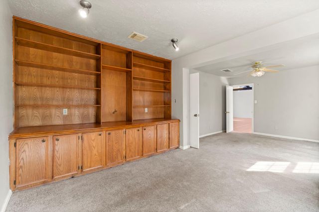 2292 Rolling Hills Road, Conroe, TX 77303