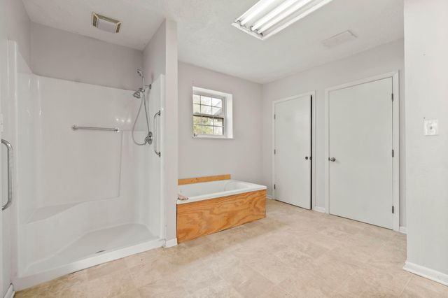 2292 Rolling Hills Road, Conroe, TX 77303