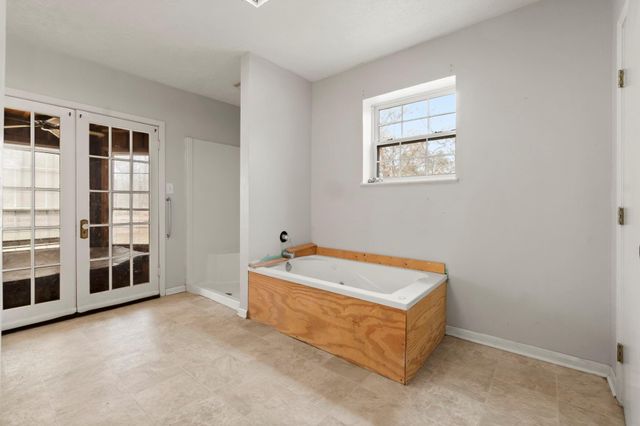 2292 Rolling Hills Road, Conroe, TX 77303