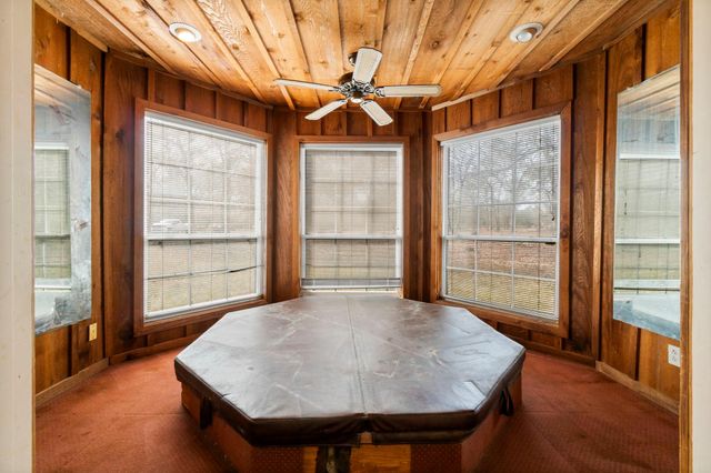 2292 Rolling Hills Road, Conroe, TX 77303