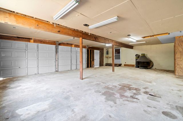 2292 Rolling Hills Road, Conroe, TX 77303